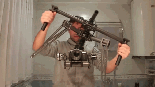 На гифке – гироскоп для видеосъемки